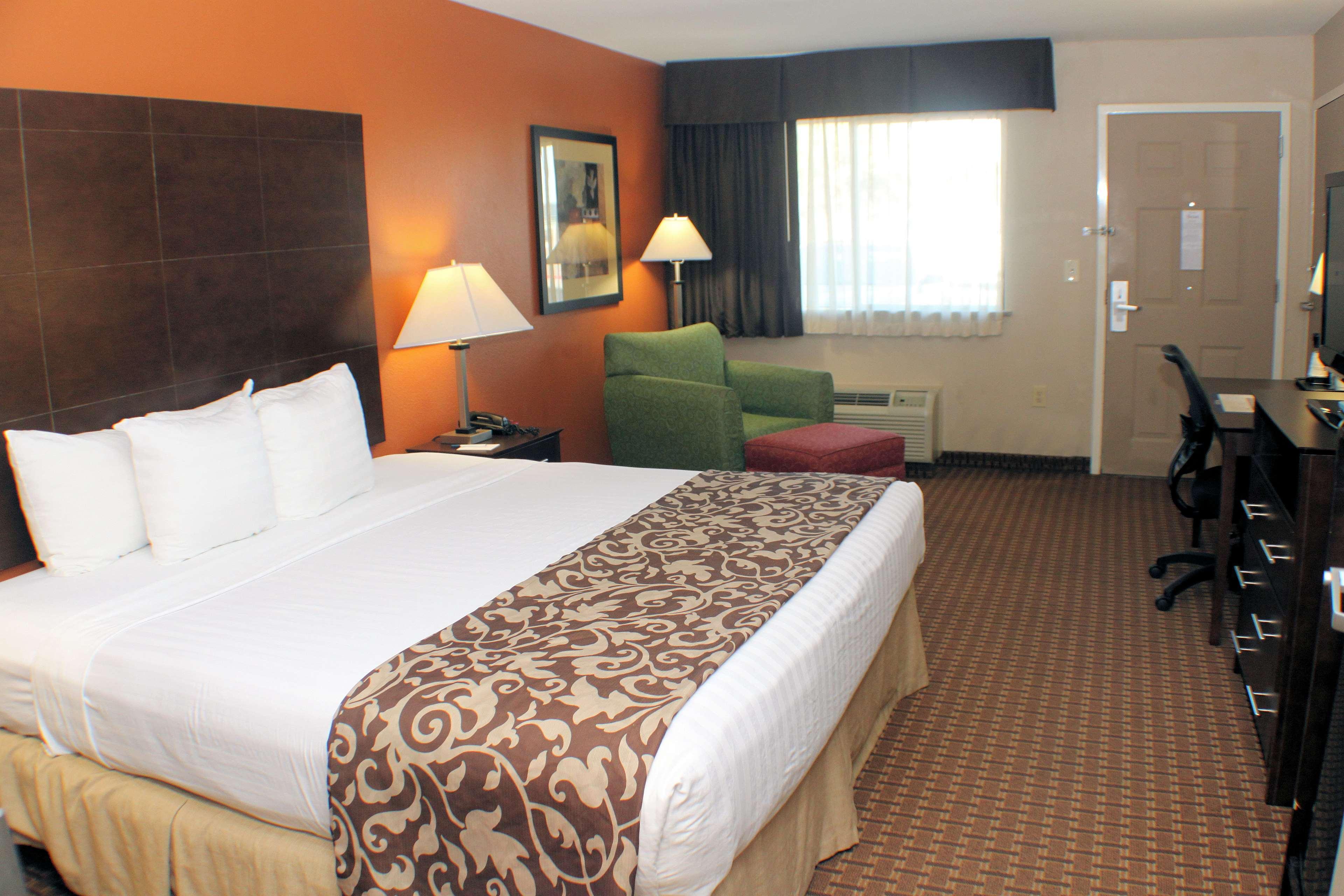 Best Western Inn & Suites New Braunfels Exterior photo