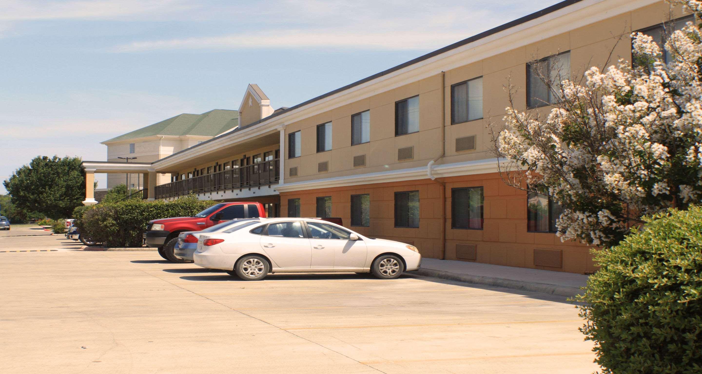 Best Western Inn & Suites New Braunfels Exterior photo