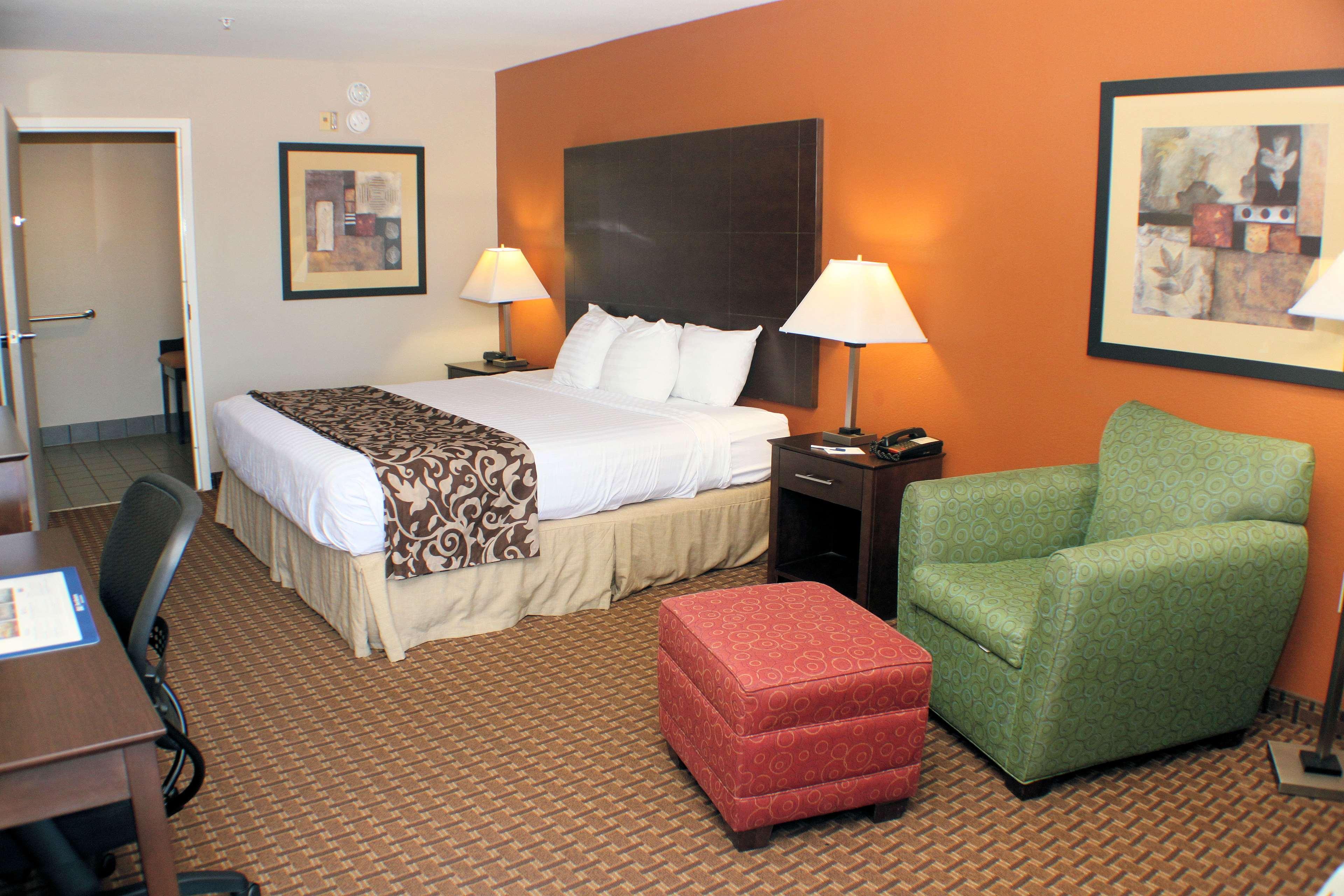 Best Western Inn & Suites New Braunfels Exterior photo
