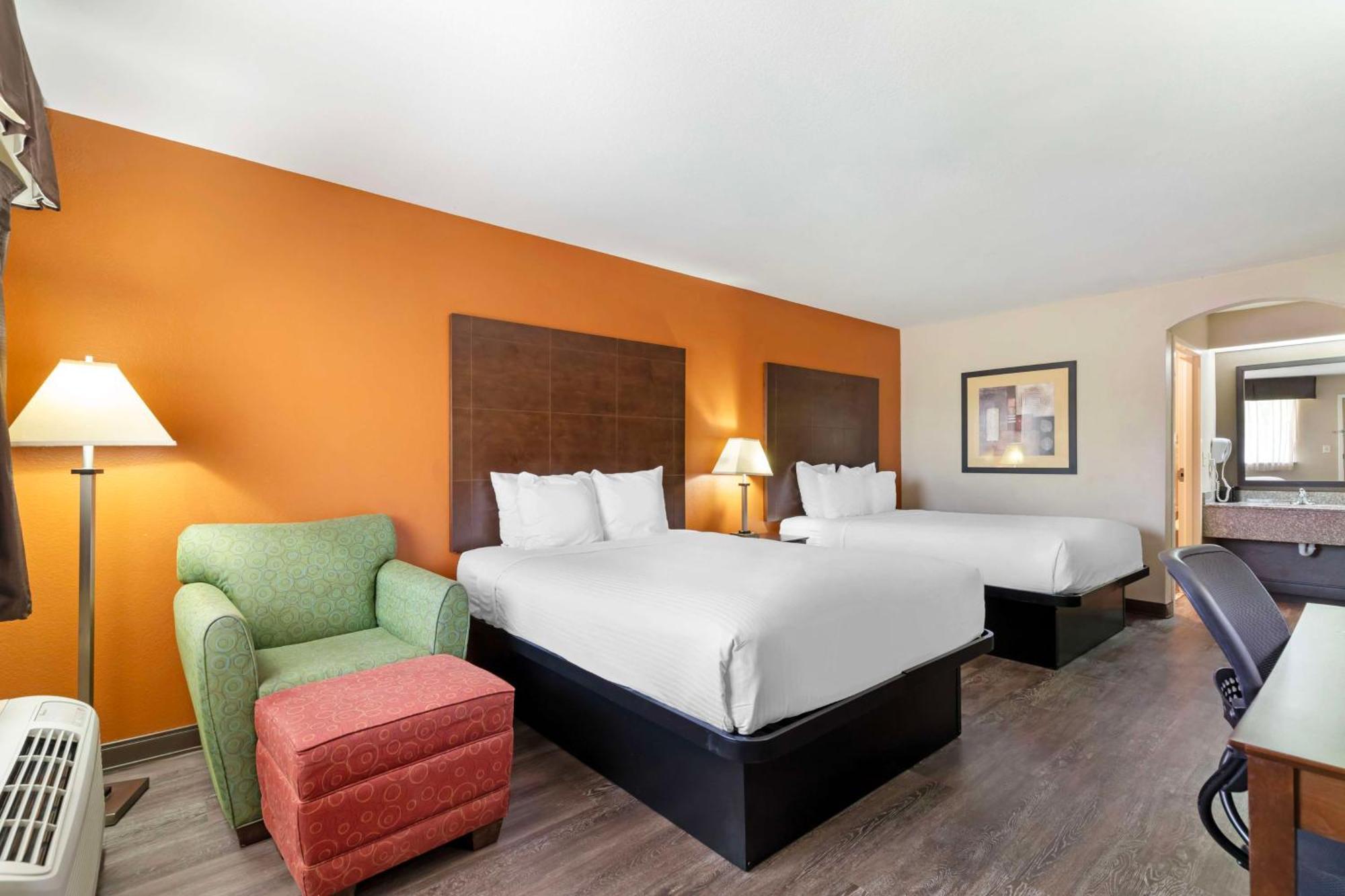 Best Western Inn & Suites New Braunfels Exterior photo